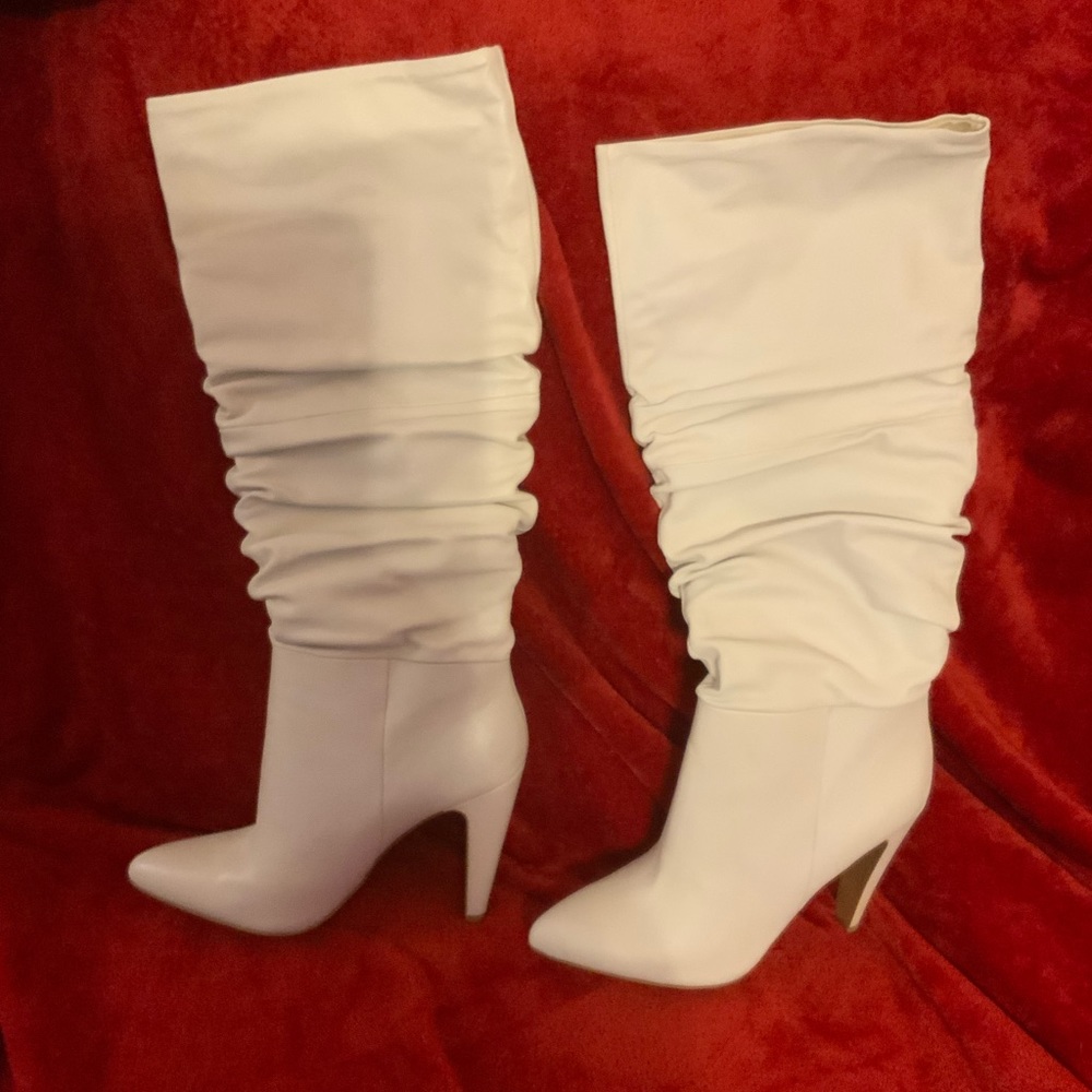 STEVE MADDEN BOOTS! BRAND NEW Ivory heels size 9.5